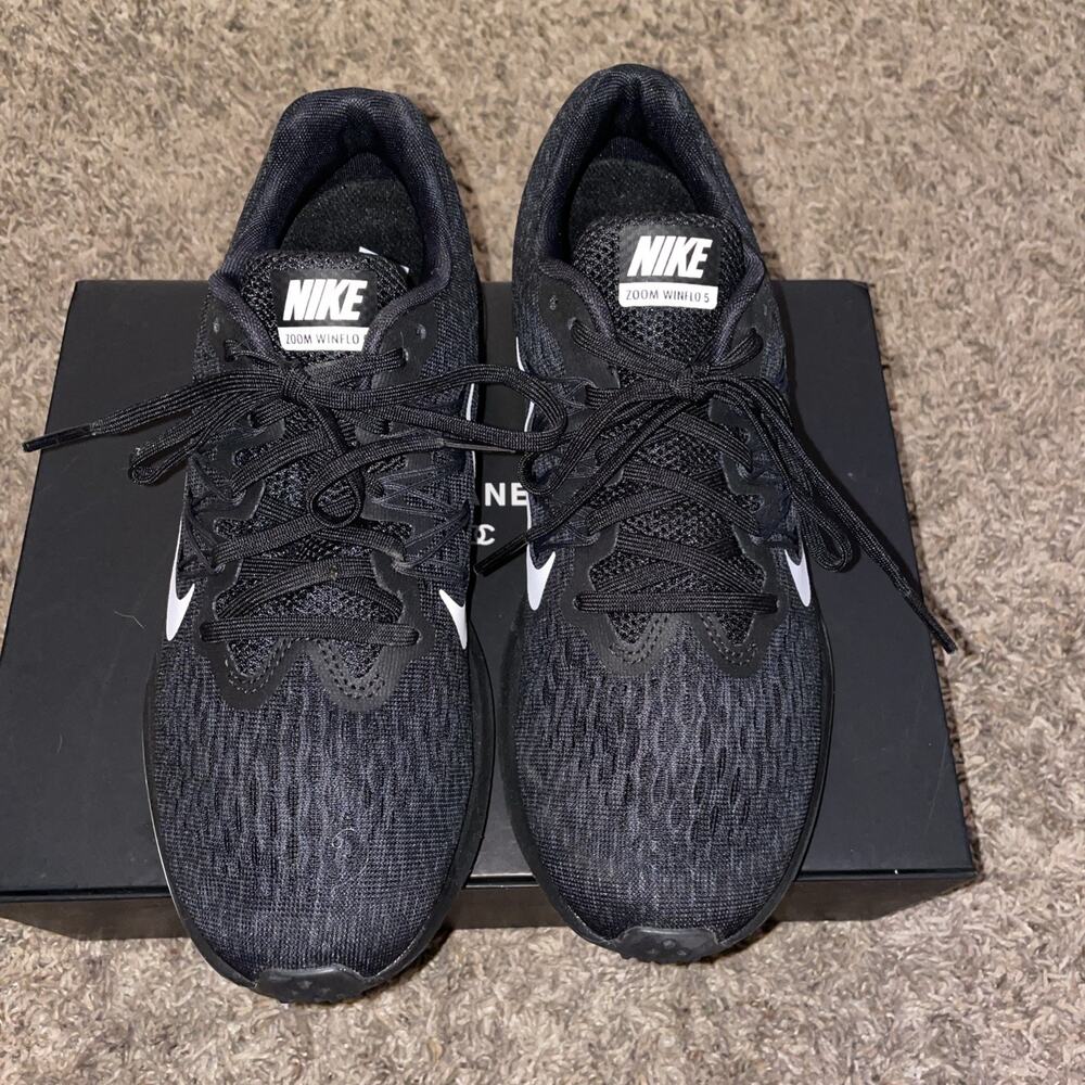 Women’s Size 7.5 Nike Zoom Winflo 5 In Excellent Preowned Condition